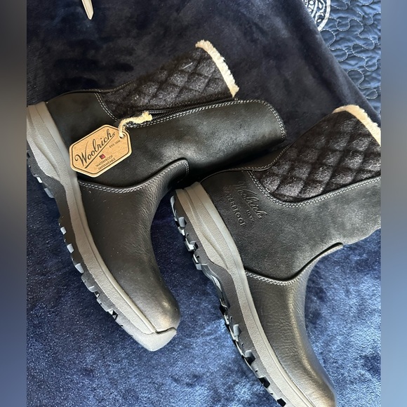 Woolrich black womans boots Size 7 1/2.  Never been worn.  🖤 - Picture 3 of 15
